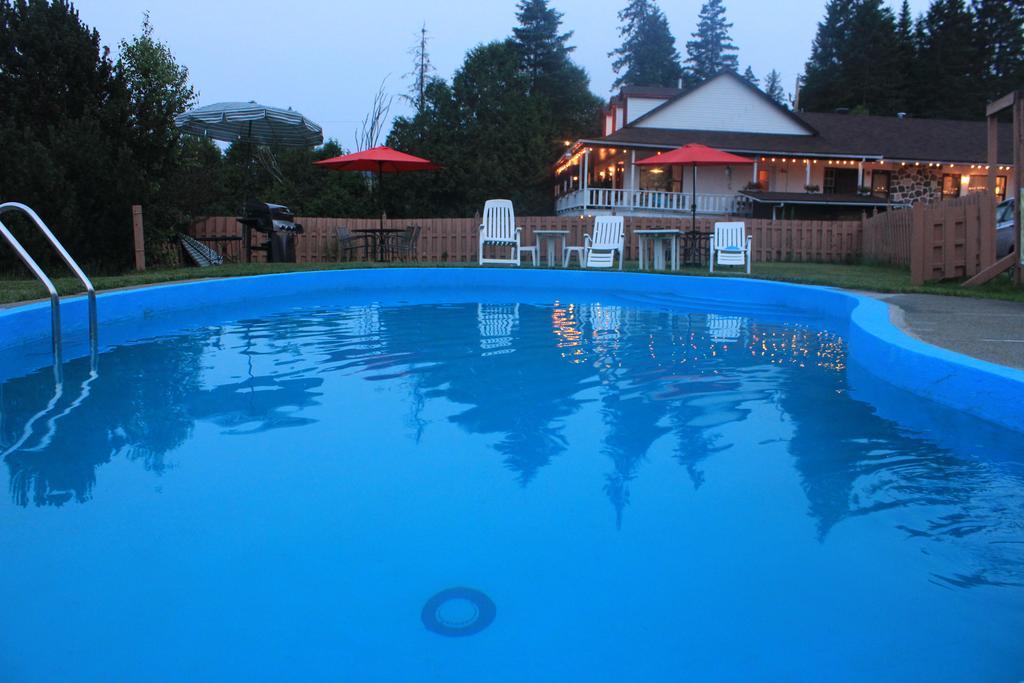 Motel Des Pays D'En Haut วาล-เดวิด ภายนอก รูปภาพ