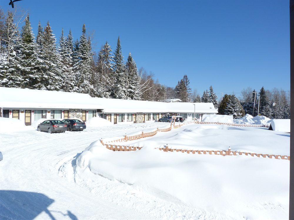 Motel Des Pays D'En Haut วาล-เดวิด ภายนอก รูปภาพ