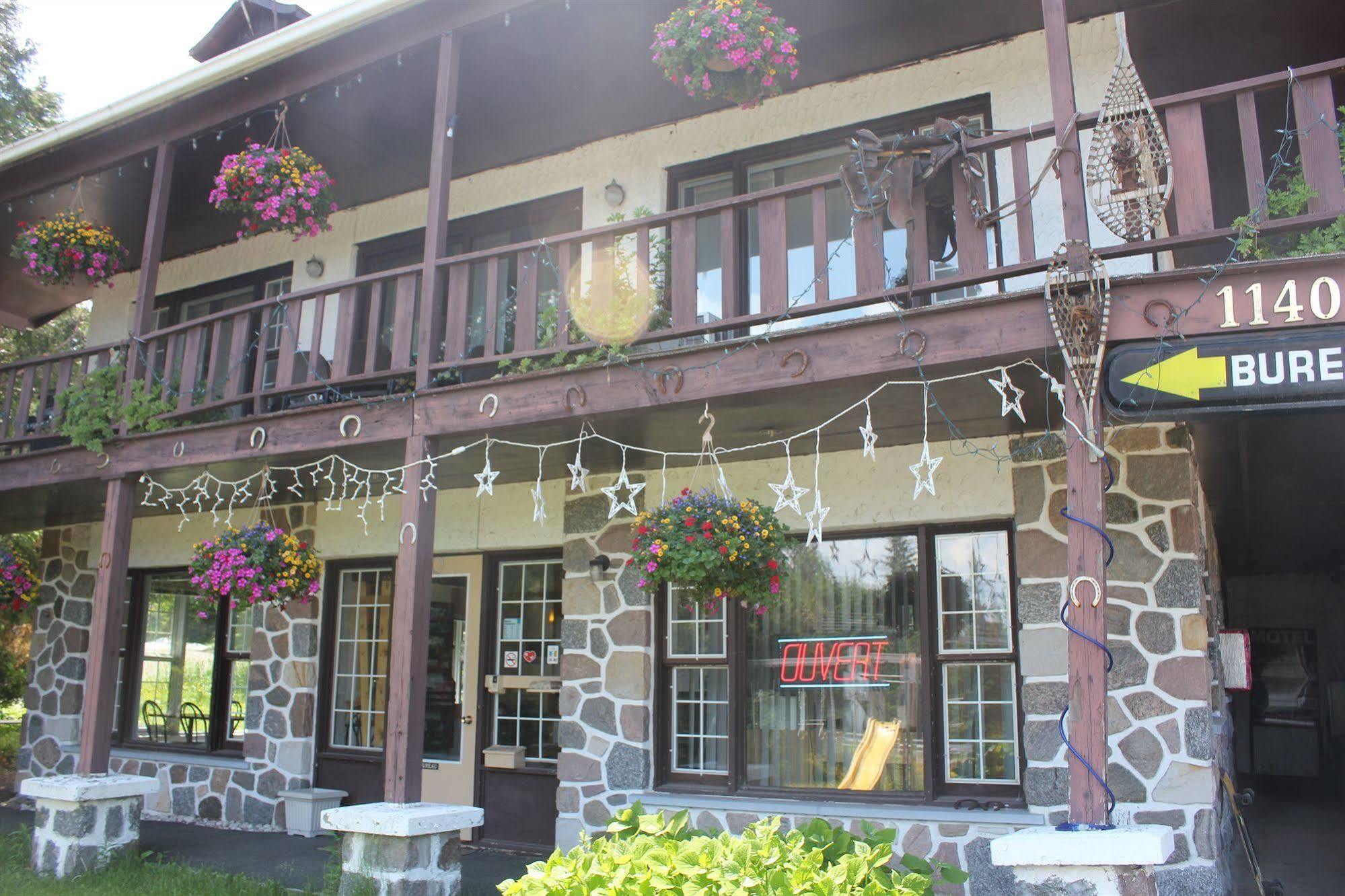 Motel Des Pays D'En Haut วาล-เดวิด ภายนอก รูปภาพ