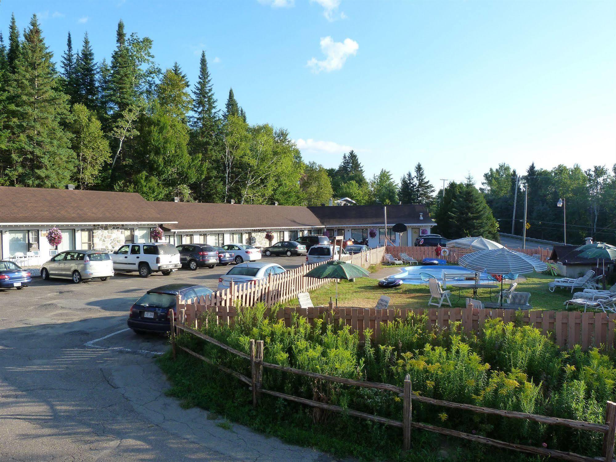 Motel Des Pays D'En Haut วาล-เดวิด ภายนอก รูปภาพ