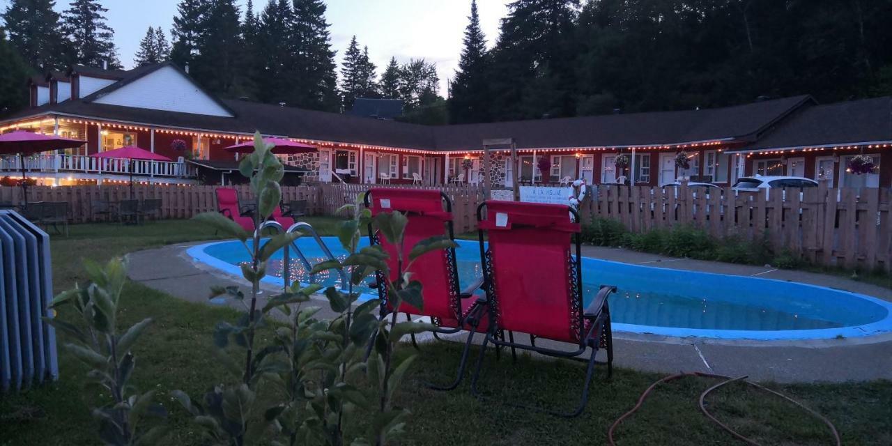Motel Des Pays D'En Haut วาล-เดวิด ภายนอก รูปภาพ